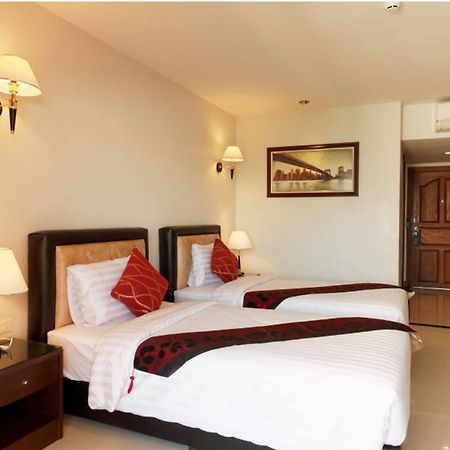 Pattaya Blue Sky Hotel Екстериор снимка