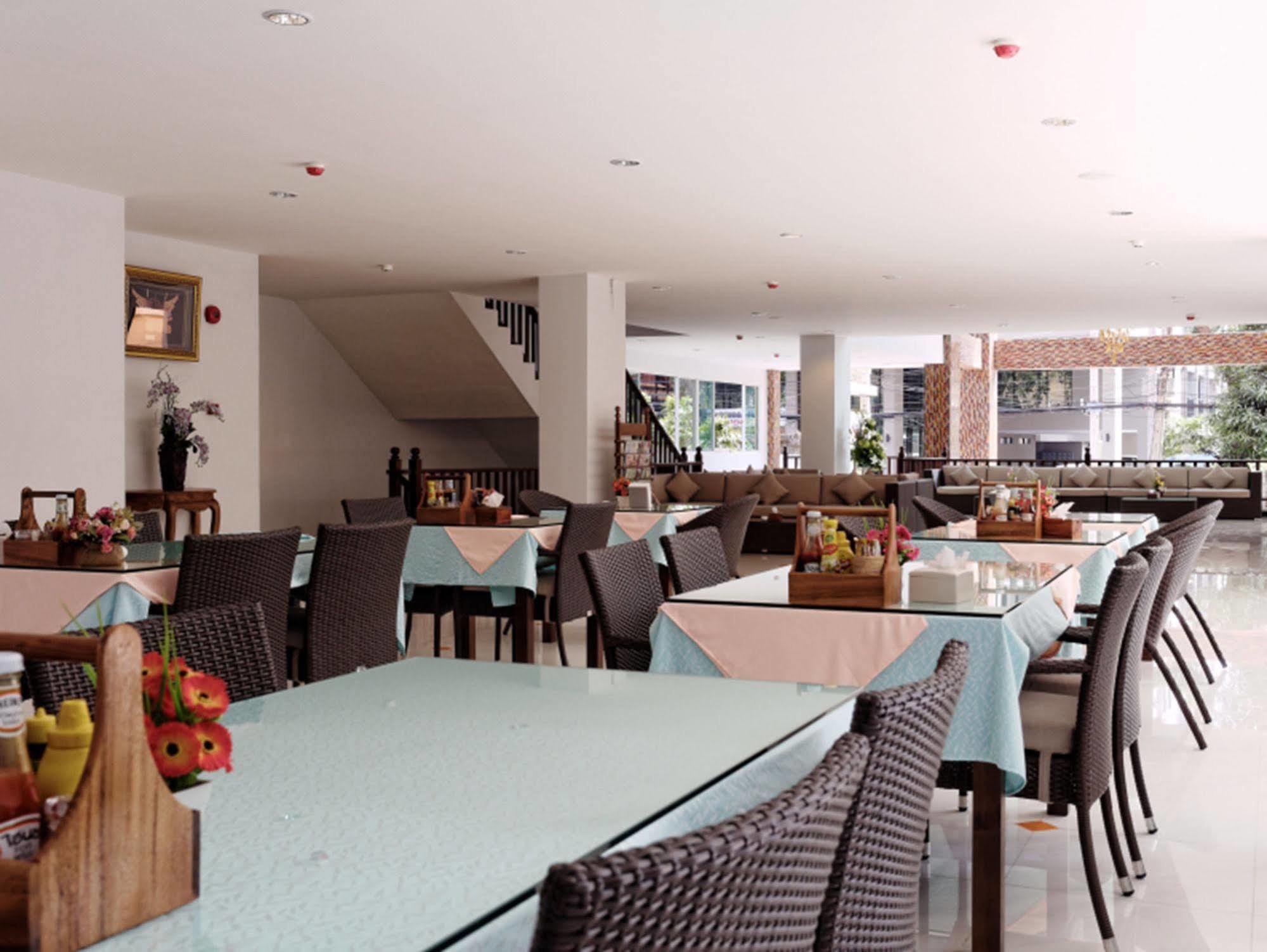 Pattaya Blue Sky Hotel Екстериор снимка
