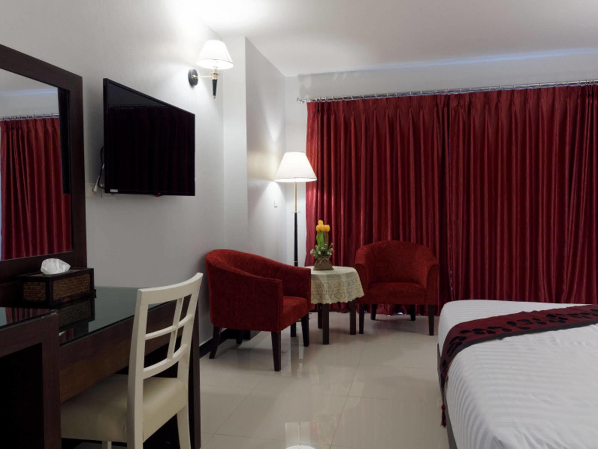 Pattaya Blue Sky Hotel Екстериор снимка