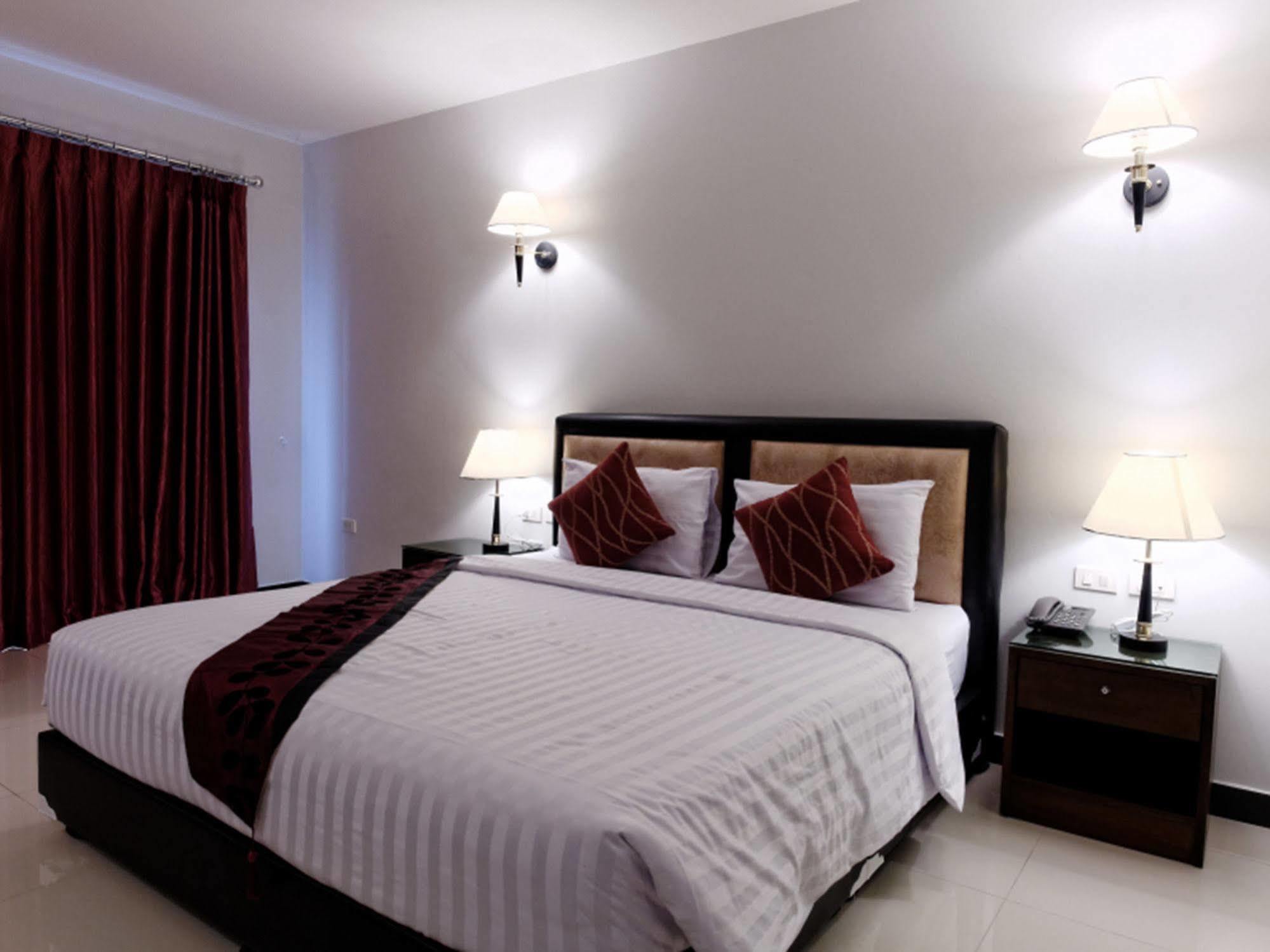 Pattaya Blue Sky Hotel Екстериор снимка