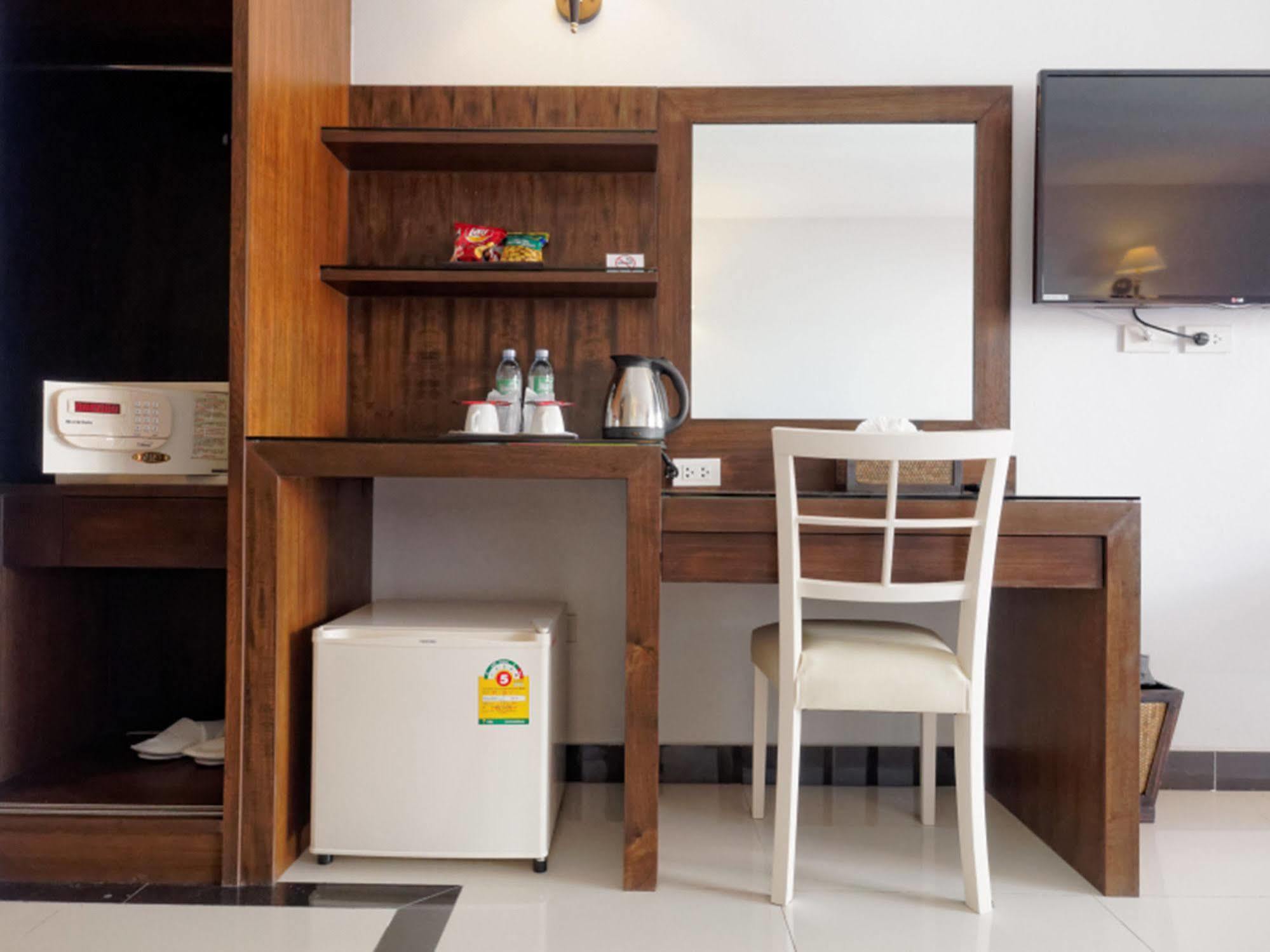 Pattaya Blue Sky Hotel Екстериор снимка