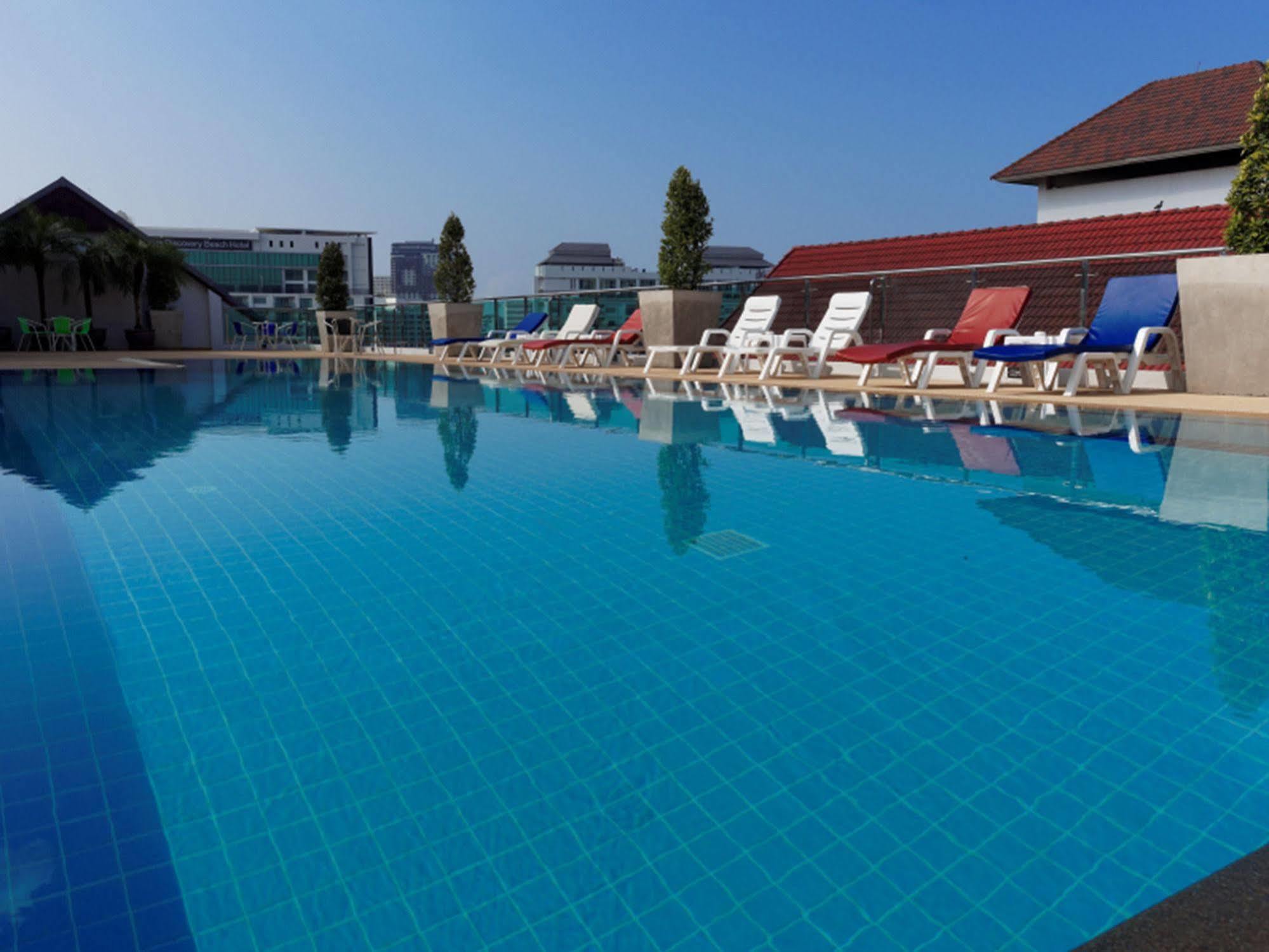 Pattaya Blue Sky Hotel Екстериор снимка