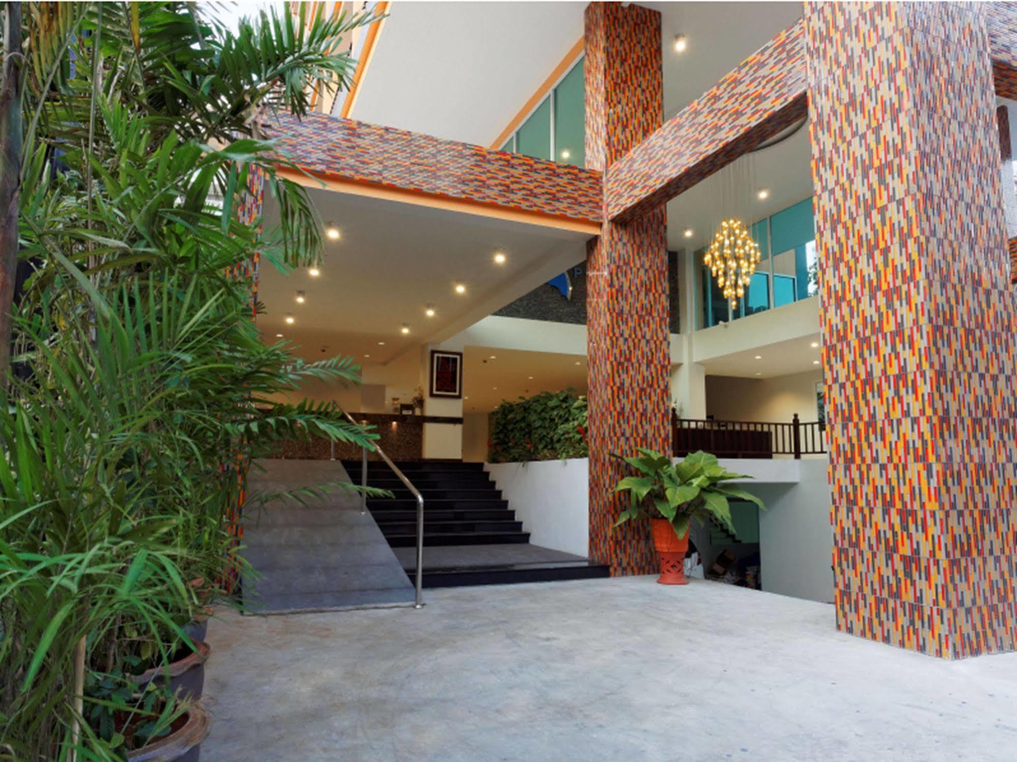 Pattaya Blue Sky Hotel Екстериор снимка