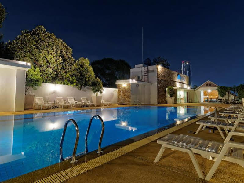 Pattaya Blue Sky Hotel Екстериор снимка